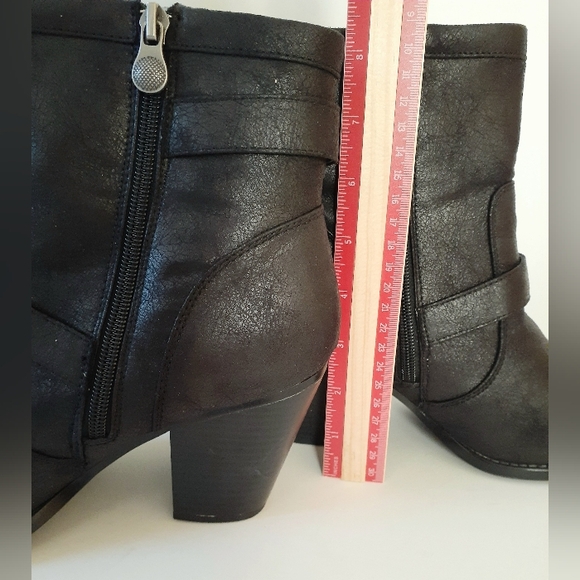Mootsies Tootsies Dark Heeled Boots with Buckle Size 10 - Picture 5 of 8